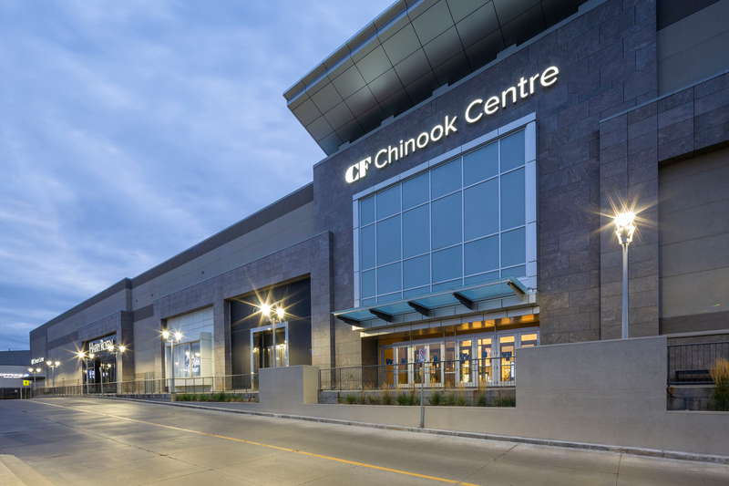 Chinook Centre shopping mall at sunset – Stock Editorial Photo