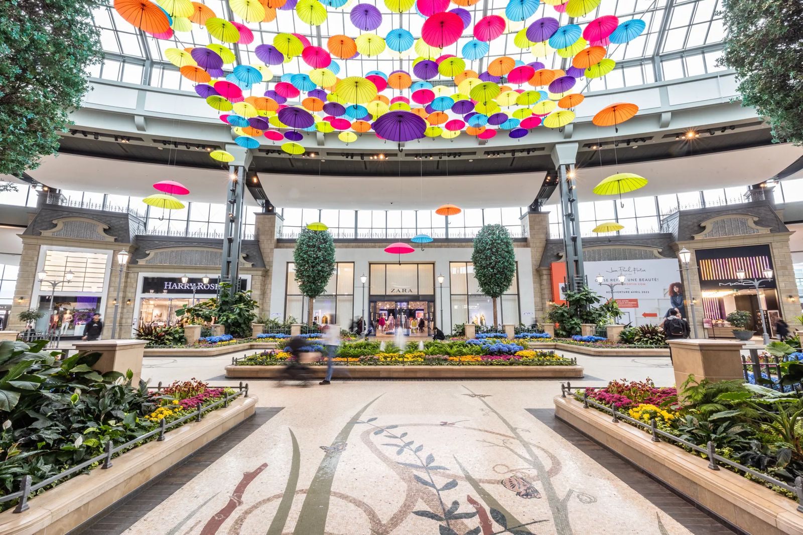 Overview of CF Carrefour Laval