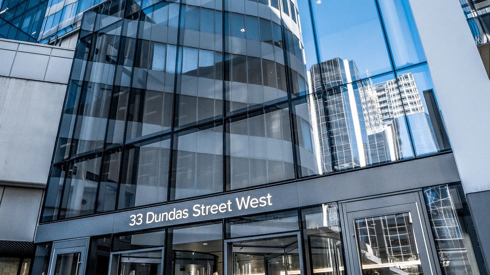 33 Dundas Street West