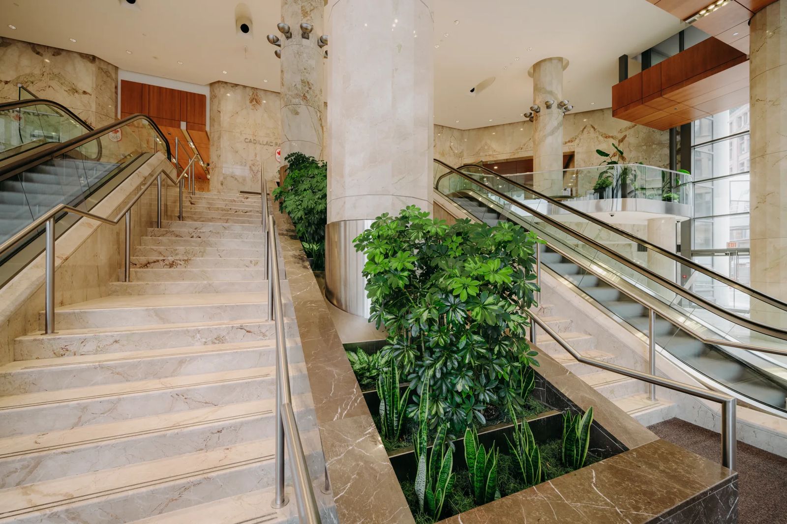 20 Queen lobby