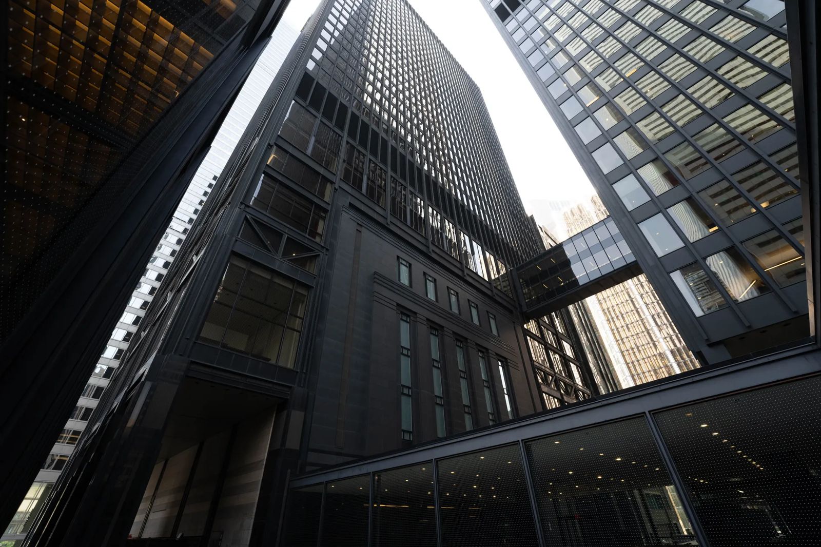 [Office] [TD Centre] - 222 Bay Street Building Exterior 2