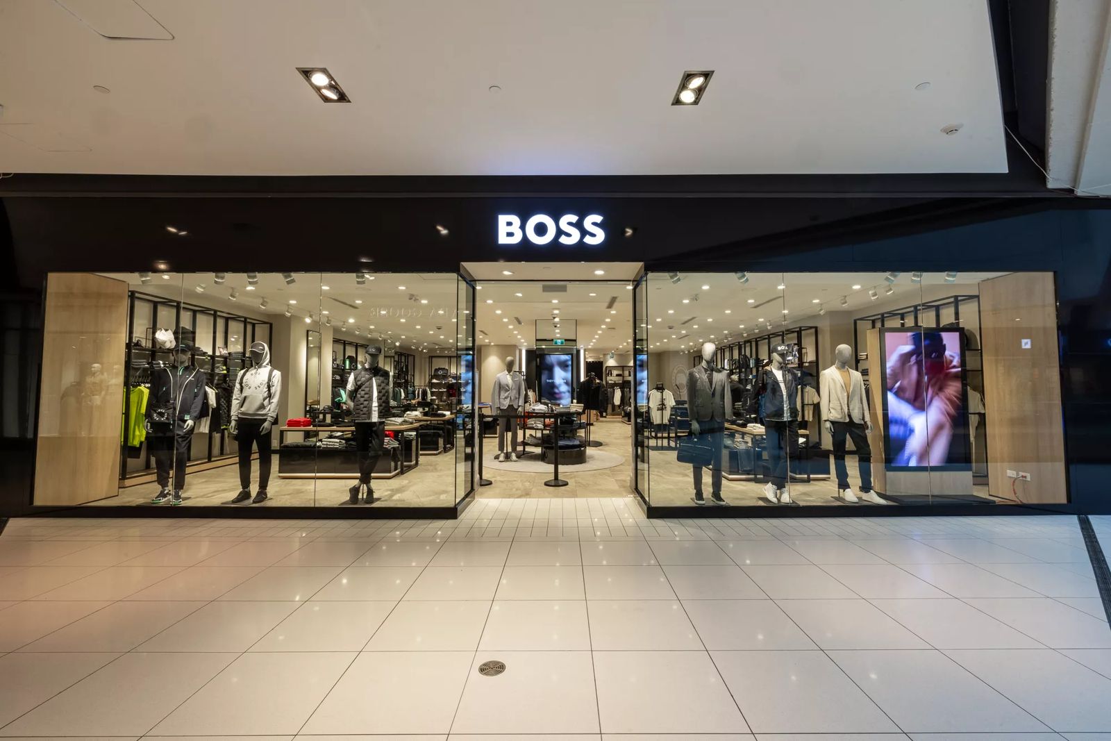 [Retail] [CF Rideau center] - Boss