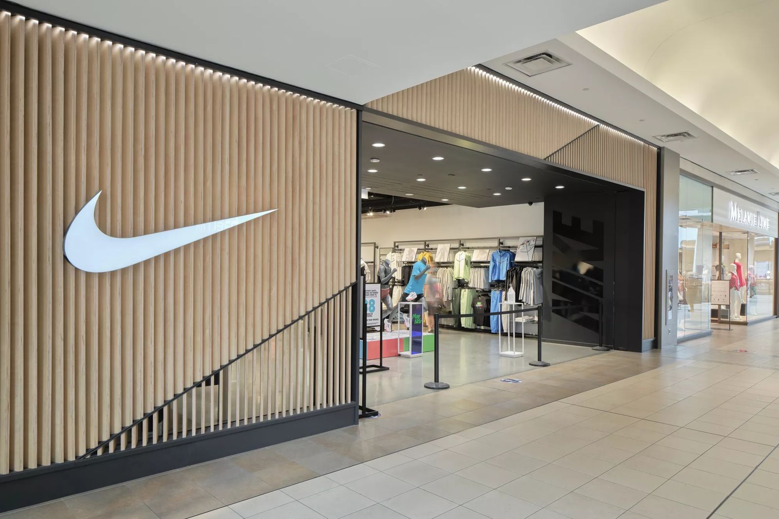 CF Fairview Mall - Nike