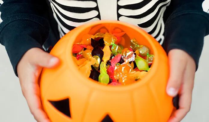[CF Fairview Pointe Claire] - Le Carnaval d’Halloween - Whats Happening - Tile 1
