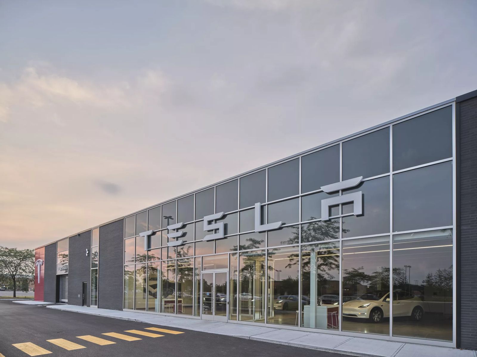 CF Promenades  - Tesla