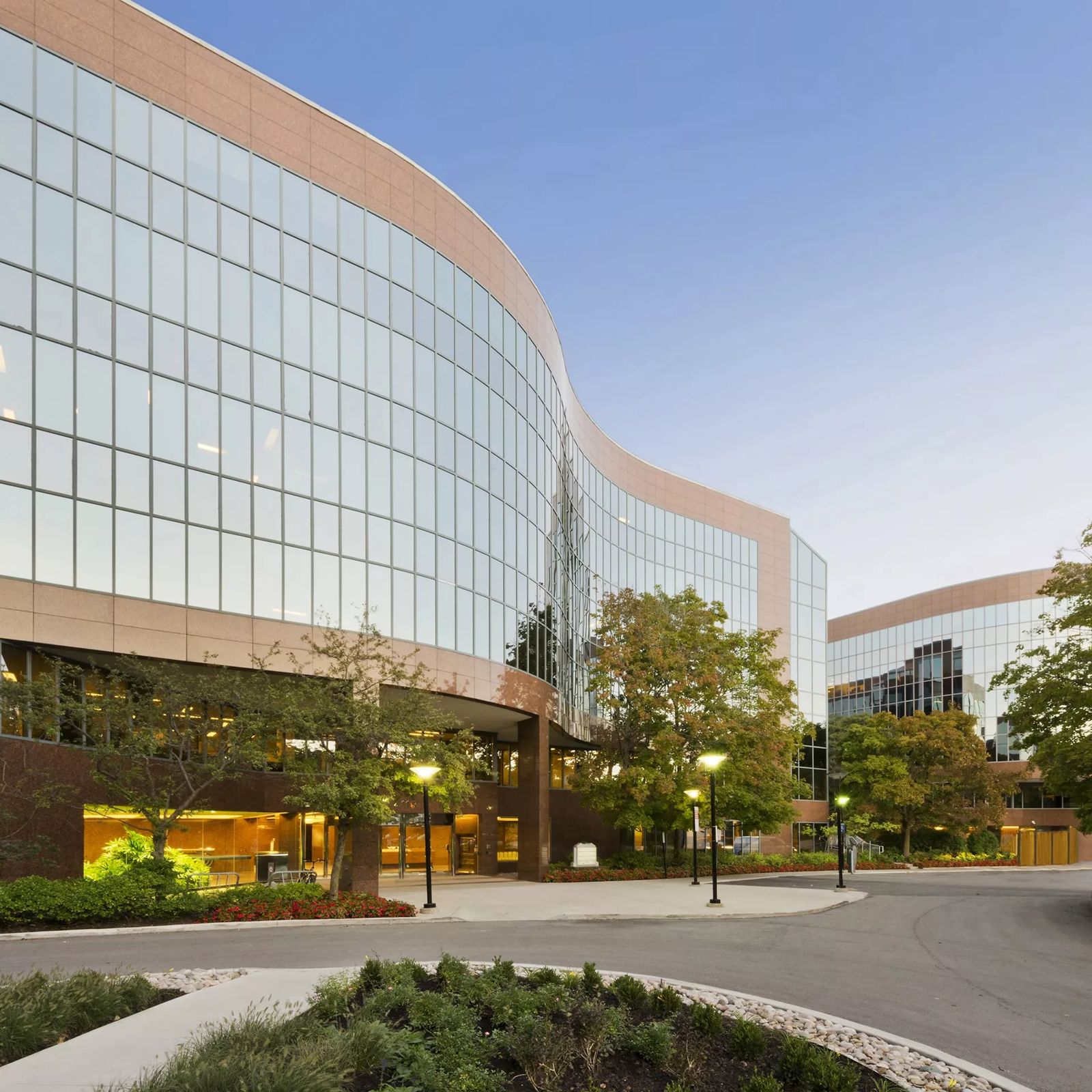 [Office] [Yonge Corporate Centre] - Property Group Exterior