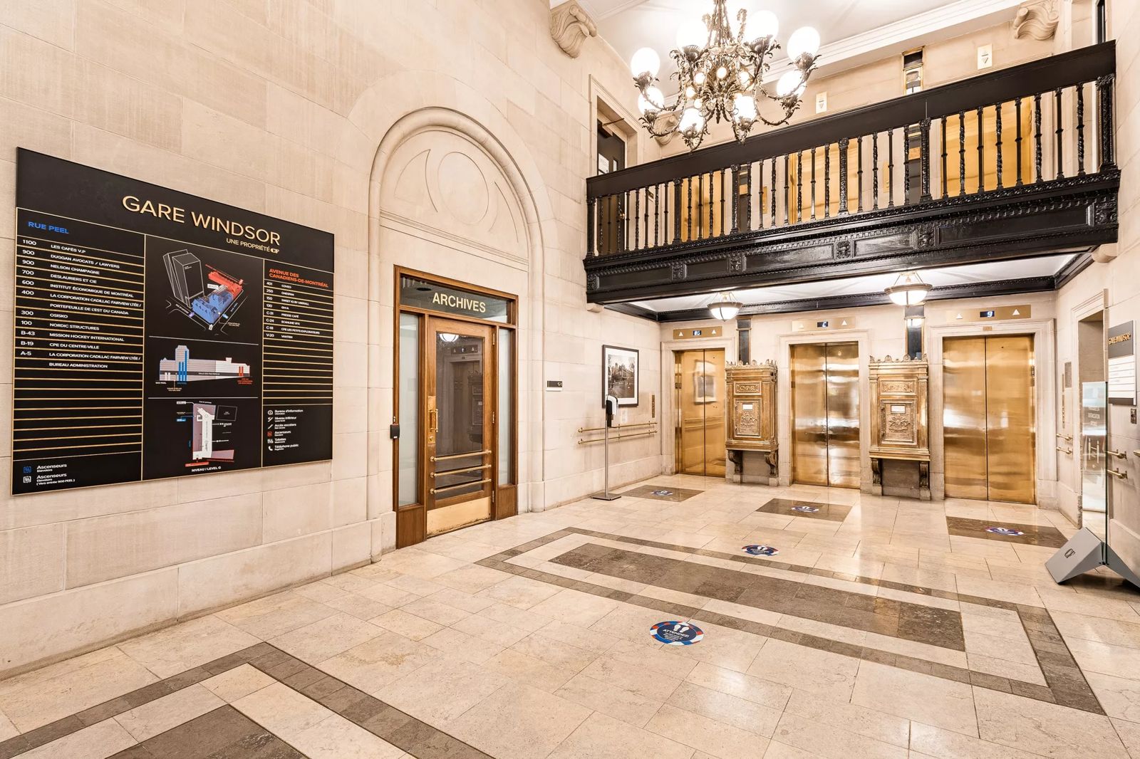 [Office] [Gare Windsor] - Elevator Interior