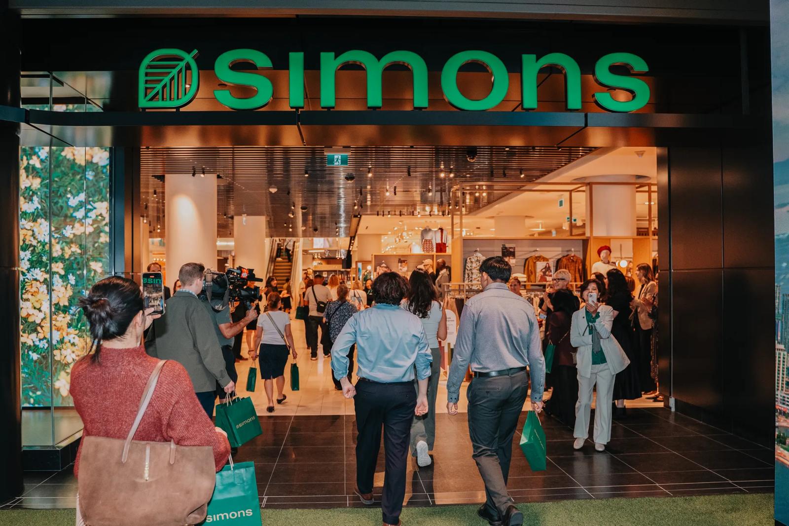 [CF Toronto Eaton Centre] Simons Spotlight  