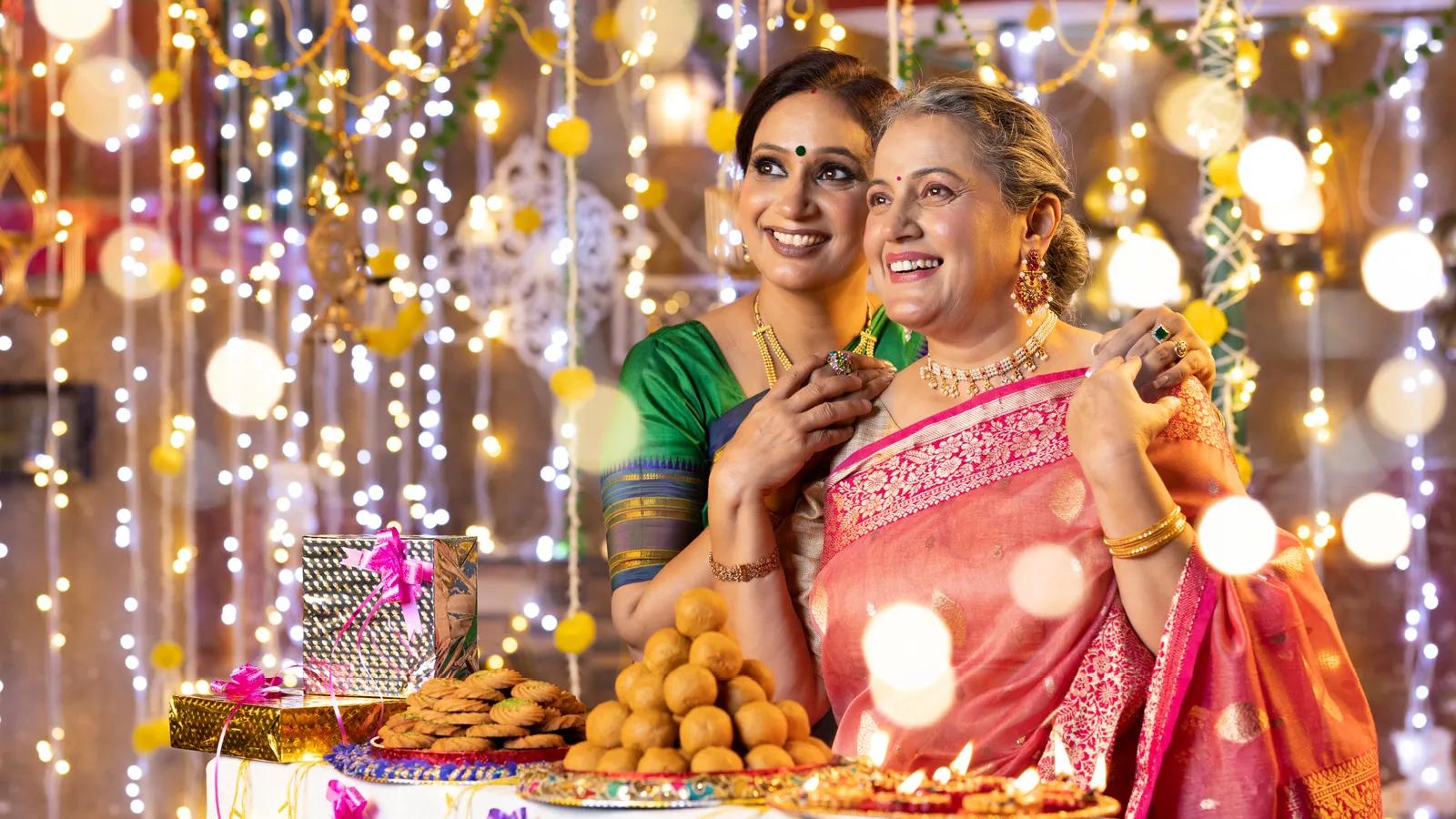 [CF Toronto Eaton Centre] - Shine bright this Diwali