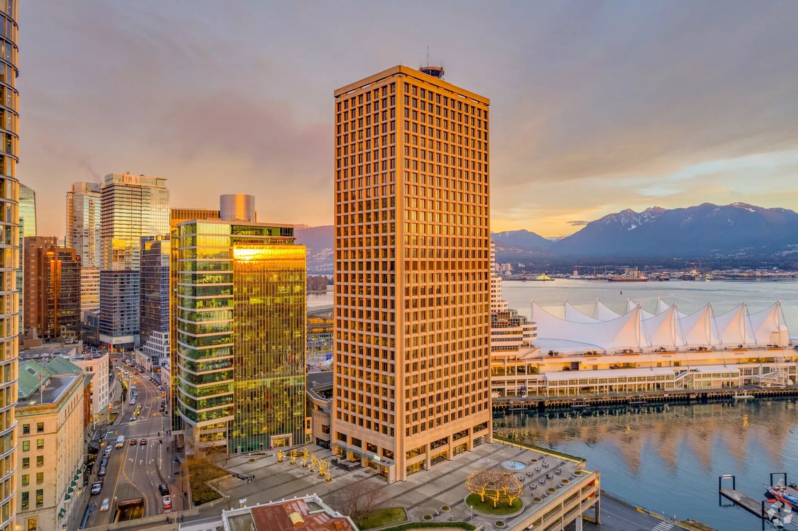 200-Granville-St-Vancouver-BC-Building
