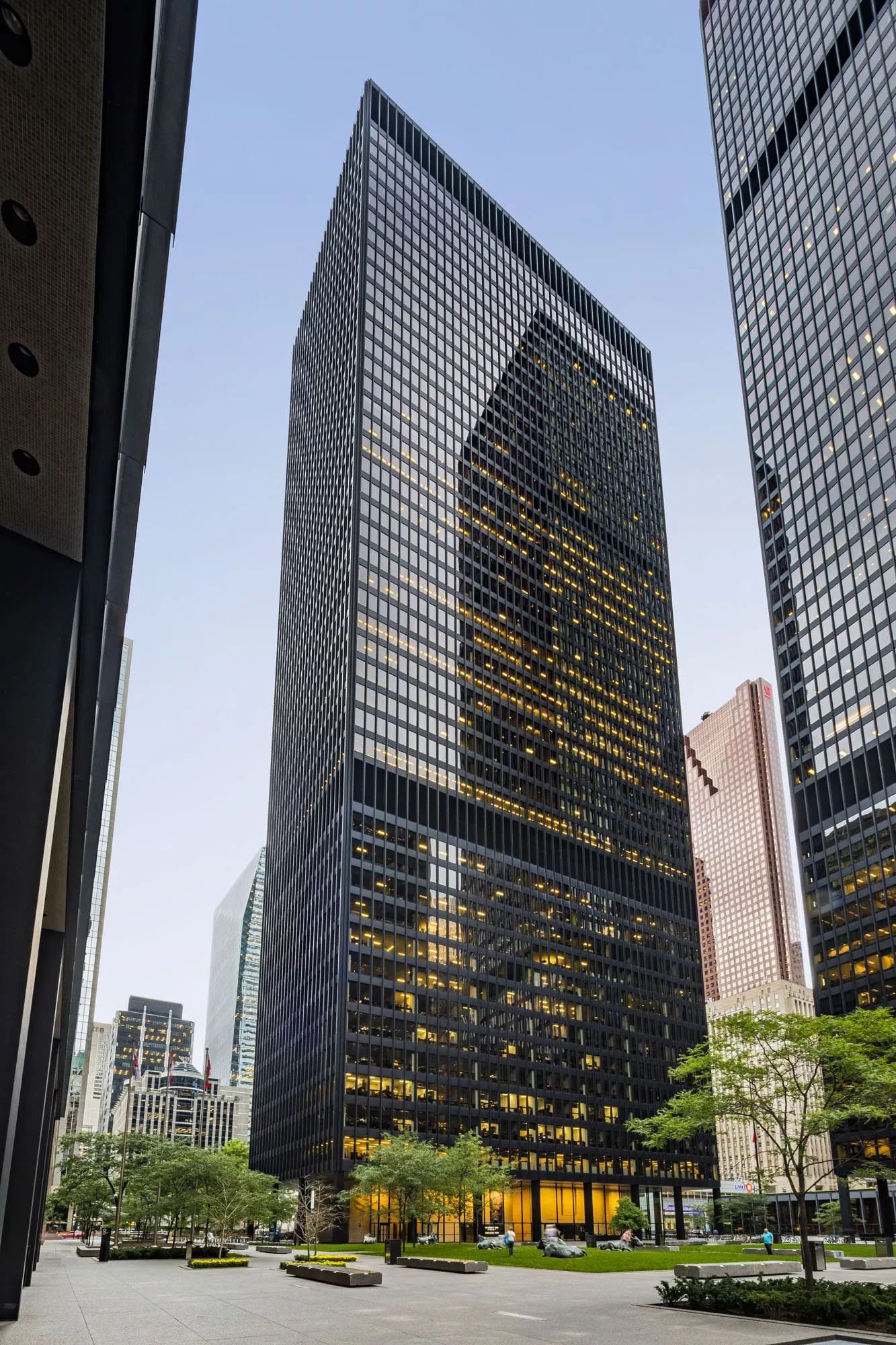 [Office] [TD Centre] - West Tower Building Exterior 2