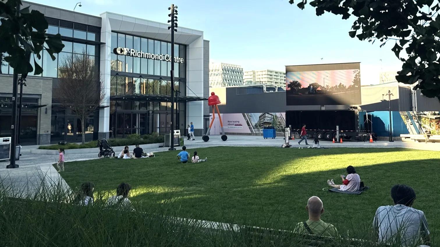 [CF Richmond Centre] Summer at The Plaza