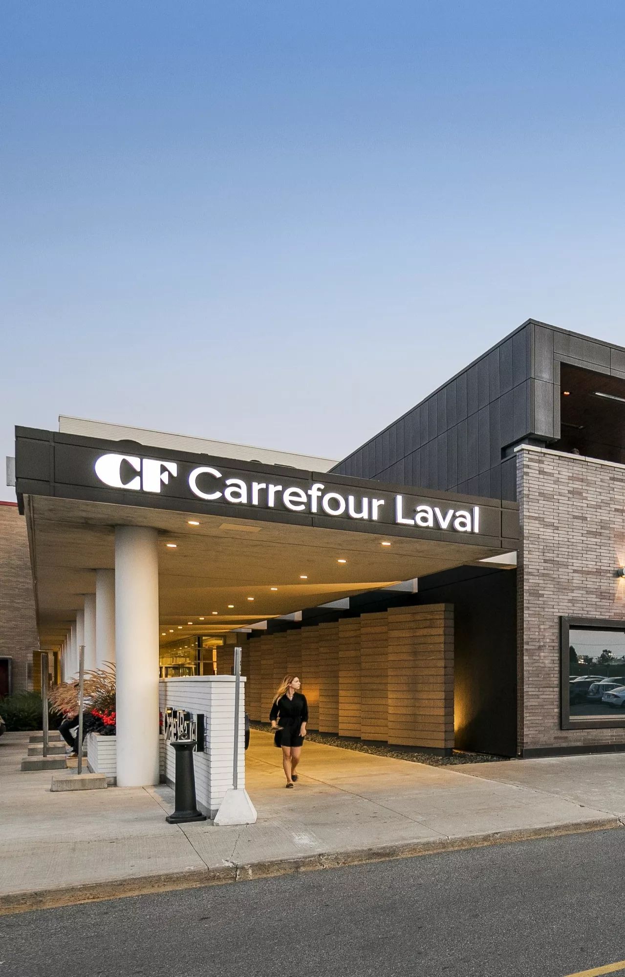 [Retail] Carrefour Laval - Exterior Mall