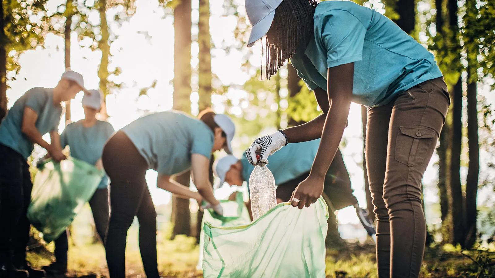 [CF Masonville Place] Join Our Green at Work Property Clean-Up!