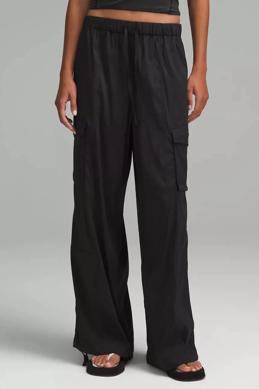 Lululemon Lightweight Adjustable Mid-Rise Cargo Pant