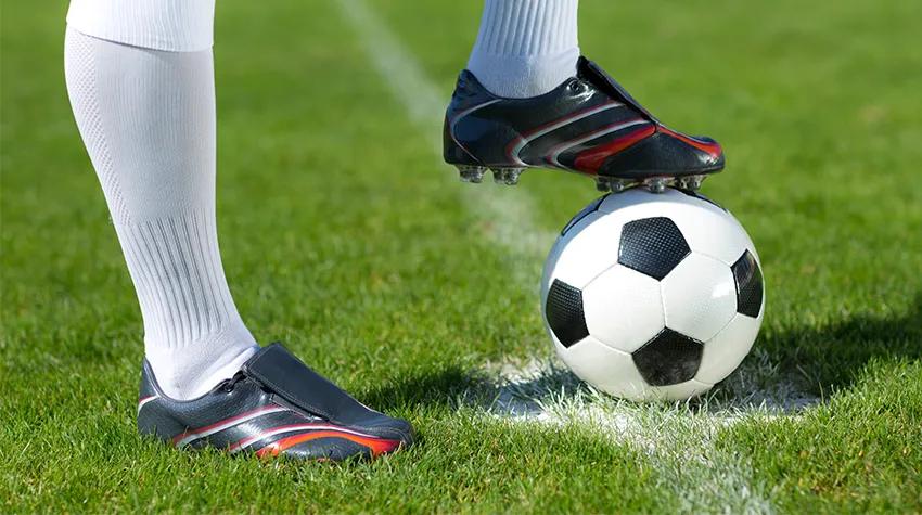 [CF Toronto Eaton Centre] Compete in the Fast Feet Challenge sponsored by BMO