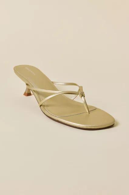 [CF Chinook Centre] StyleApp STL - Product 3