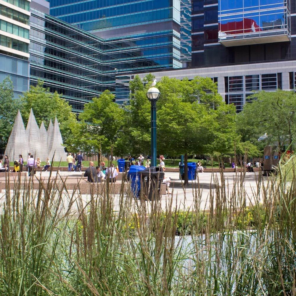 [Office] [Simcoe Place] - Courtyard