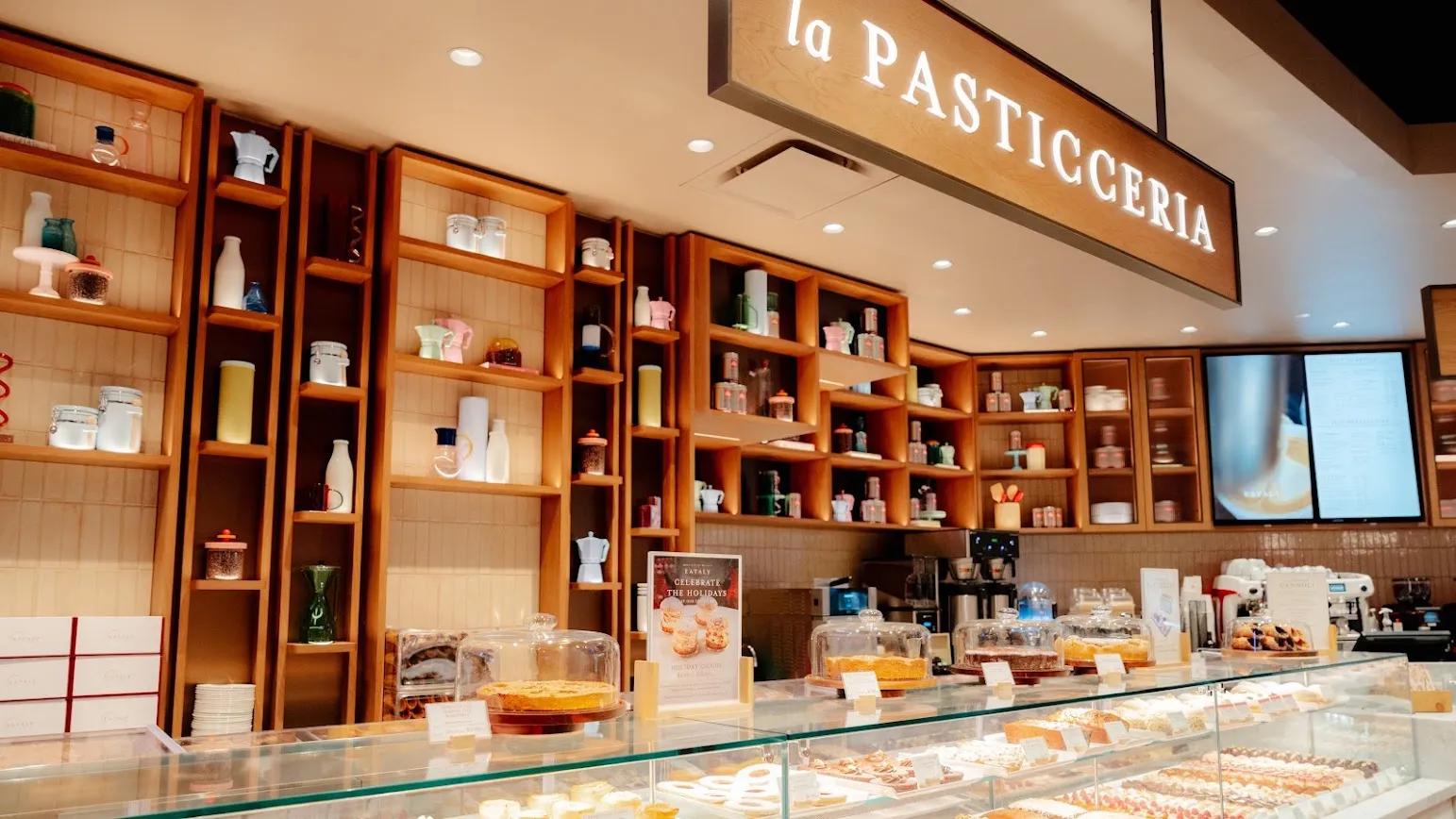 [CF Toronto Eaton Centre] La Pasticceria 