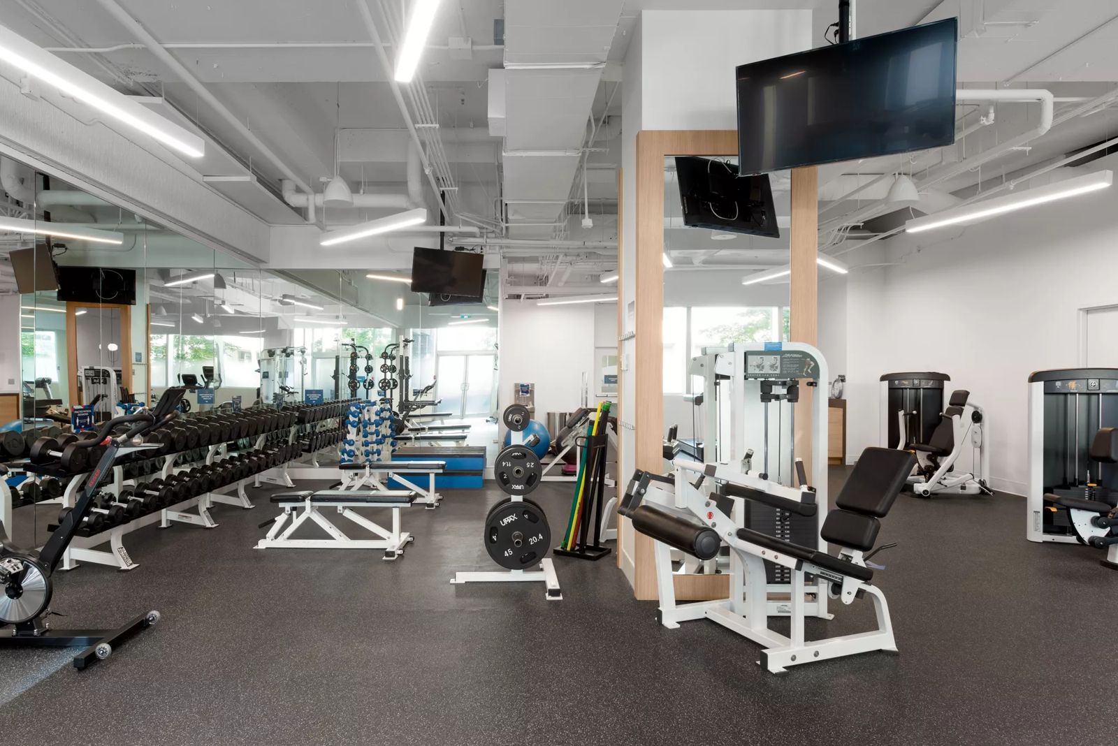 [Office] [Waterfront Properties] - 250 Howe Fitness Facility