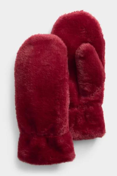 [CF Rideau Centre] Winter Sports / Canada Pride - Product 6