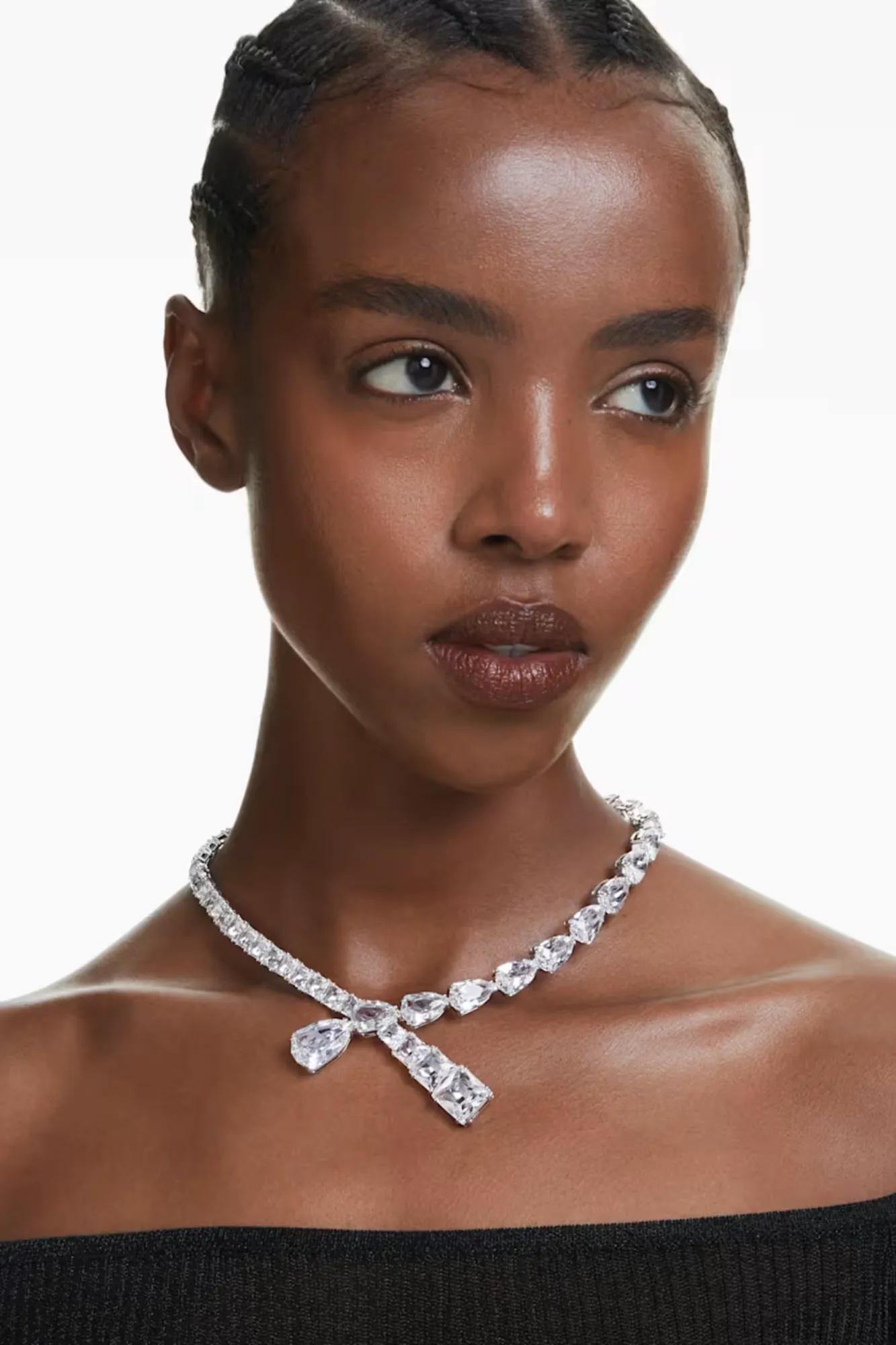 [CF Fairview Mall] Jewelry - Holiday Gift Guide (Swarovski)