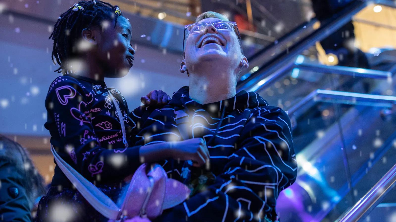 [Holiday Hub] [CF Toronto Eaton Centre] Daily Holiday Light & Snow Show