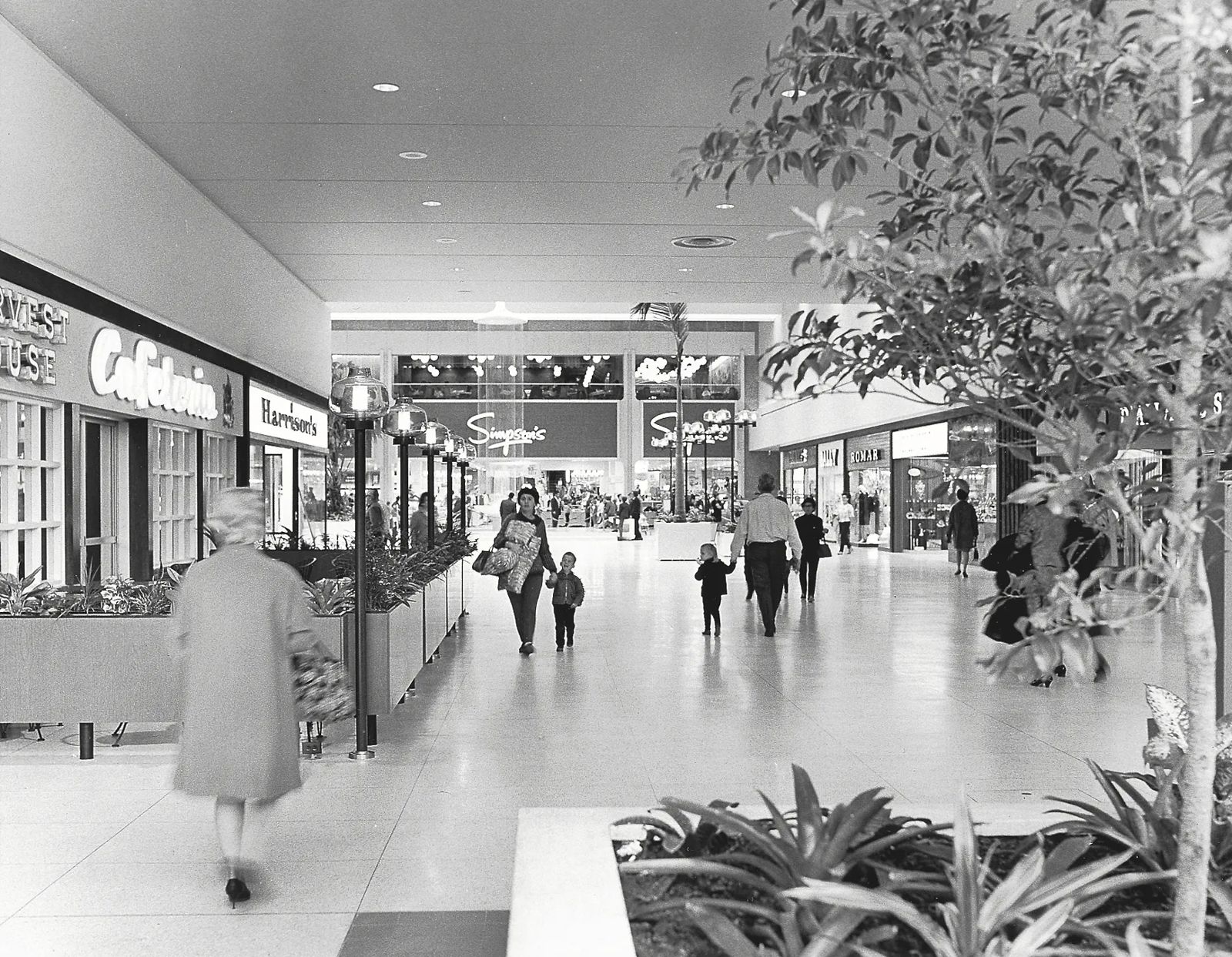 CF Fairview Pointe Claire 1965