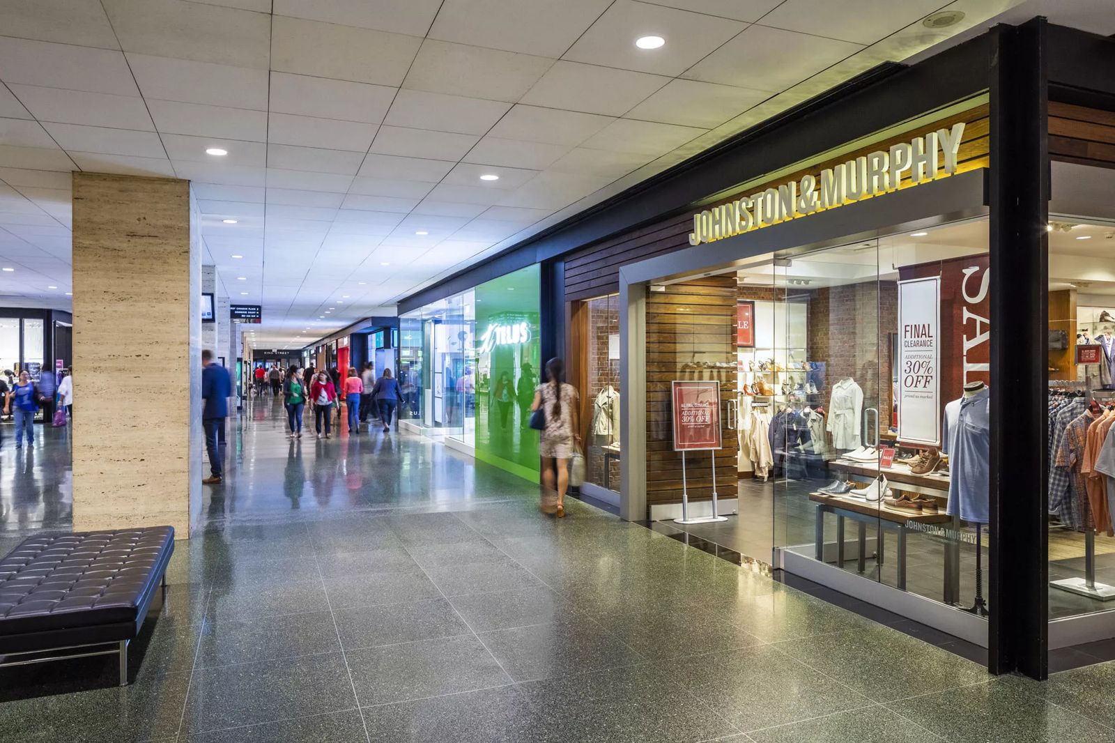 [Office] [TD Centre] - Bank Tower Interior Stores