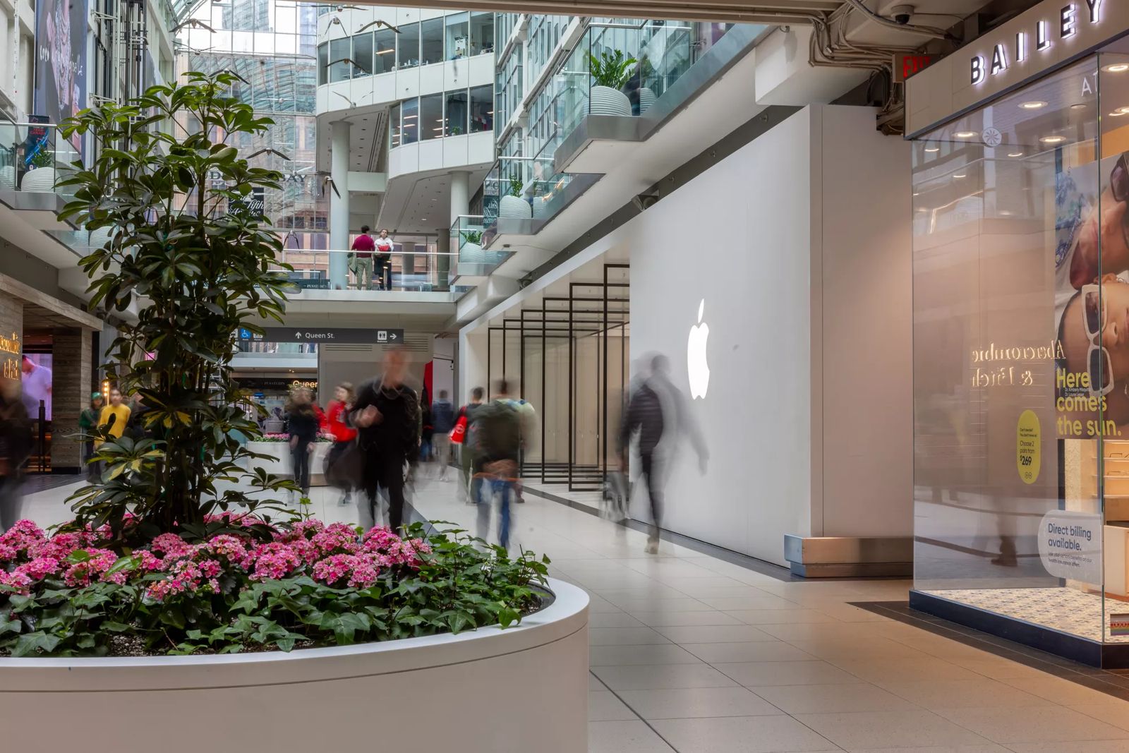 [Retail][Eaton Centre] Photo Gallery 4