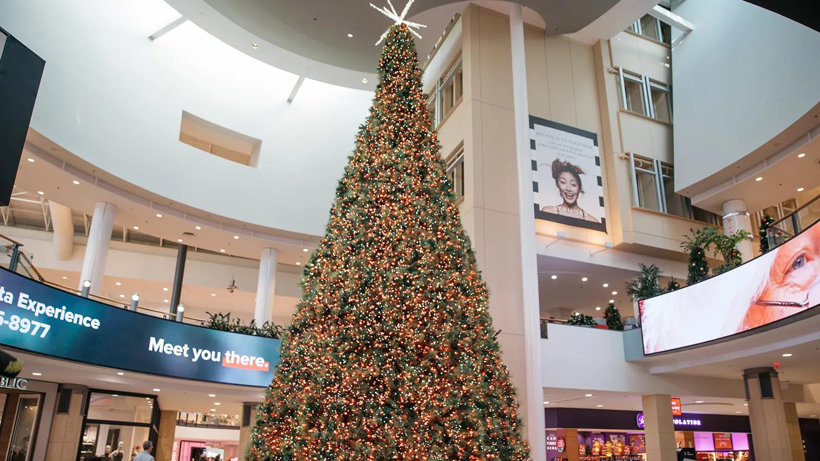 [CF Chinook Centre] Holiday Magic Shines Bright — Presented by PayPal Pay in 4