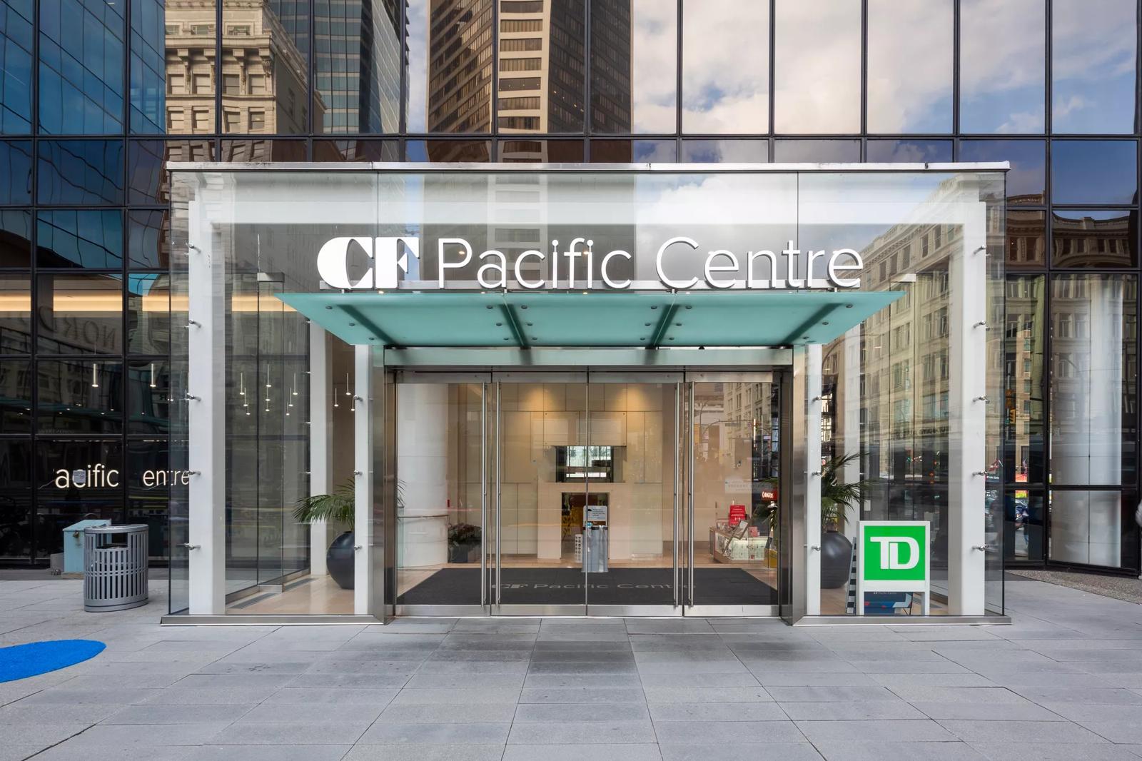[CF Pacific Centre] Entrance