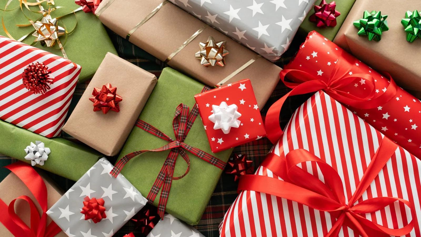 [CF Fairview Pointe Claire] Gift Wrapping 