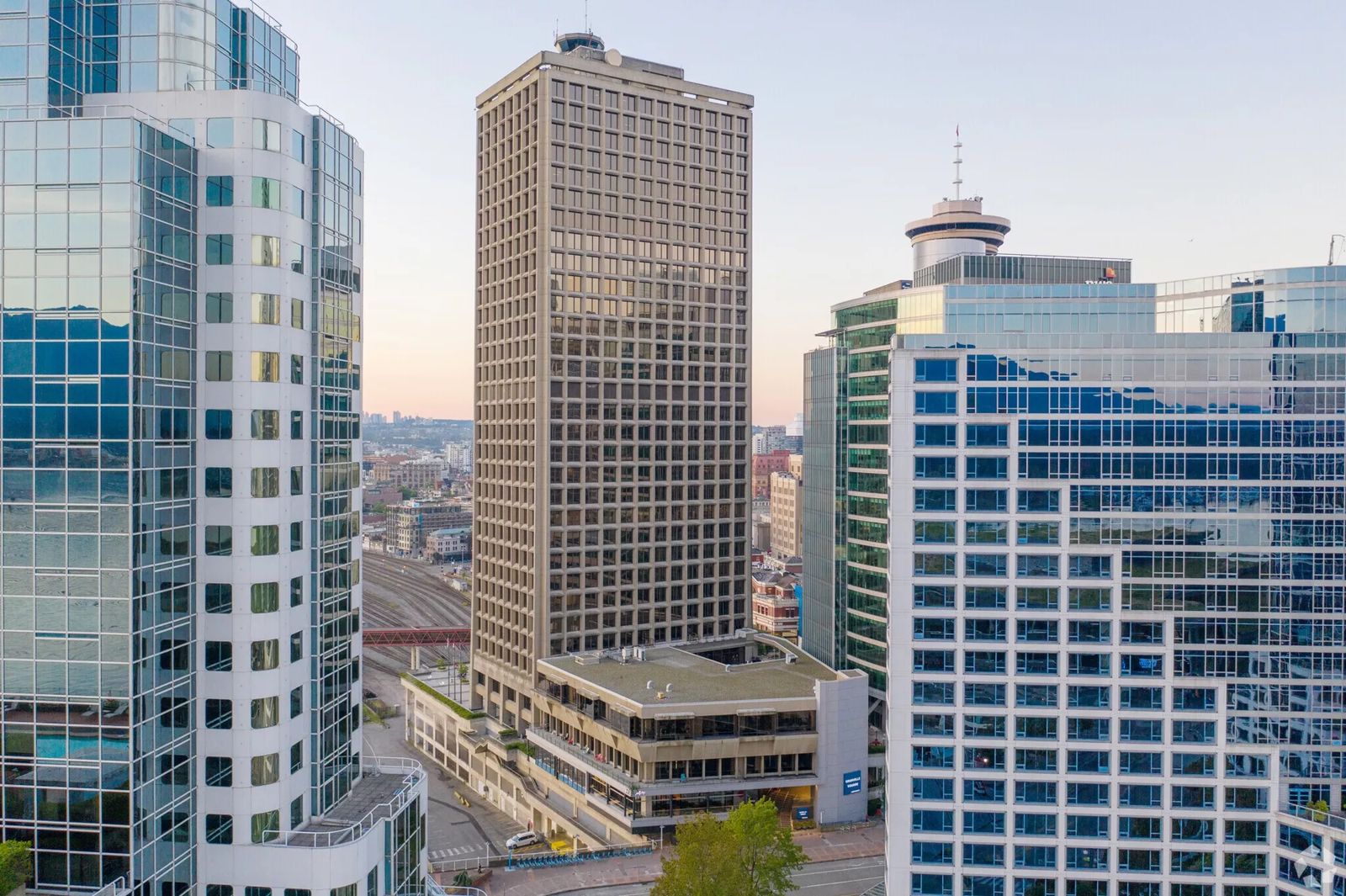 200-Granville-St-Vancouver-BC-Building-photo