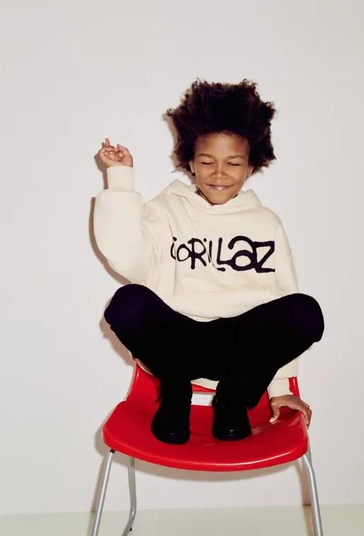 Chinook | STL24 | Novelty Hoddie | Zara | Image