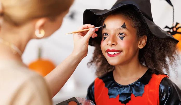 [CF Fairview Pointe Claire] - Le Carnaval d’Halloween - Whats Happening - Tile 2