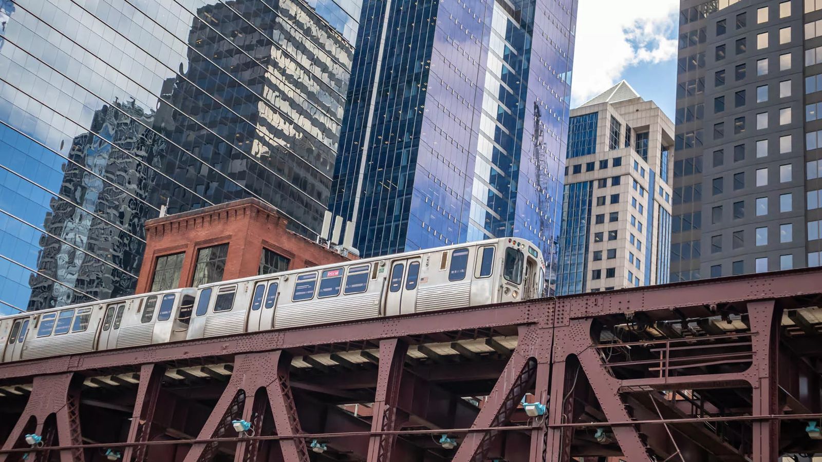 Public transit on elevated tracks