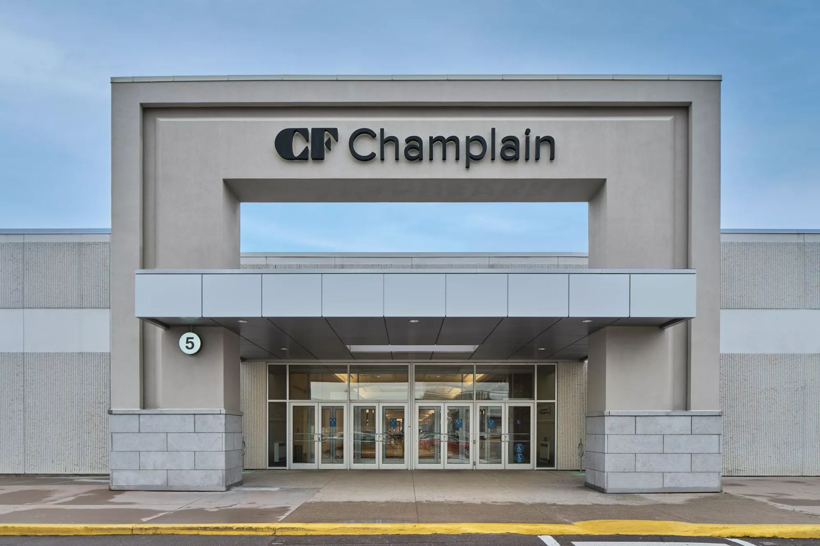 [Retail][Champlain] Mall Entrance